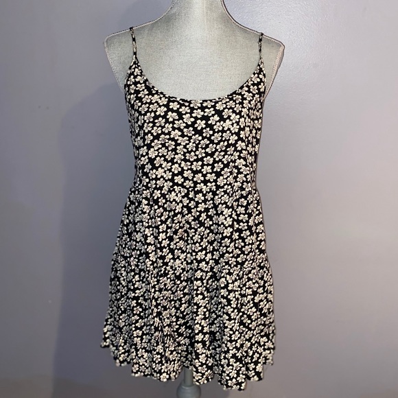 Brandy Melville Dresses & Skirts - Woman's Brandy Melville Black Floral Flowy Dress